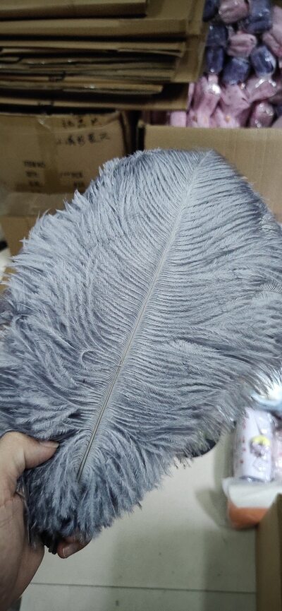 Перья страуса 30-35 см. Серый цвет